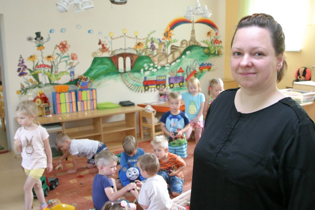 Kopā ar ar pūcītēm koka dobumā, Vinniju Pūku, Loti…