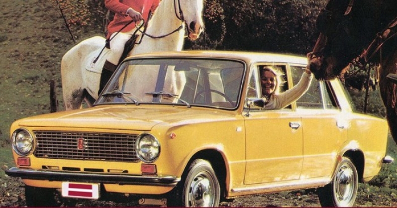 Kur auto ar spožumu lielās…