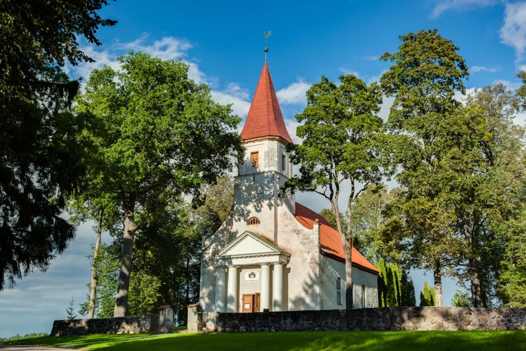 Latvijas 100. gadadienai veltīts dievkalpojums Rubenes baznīcā