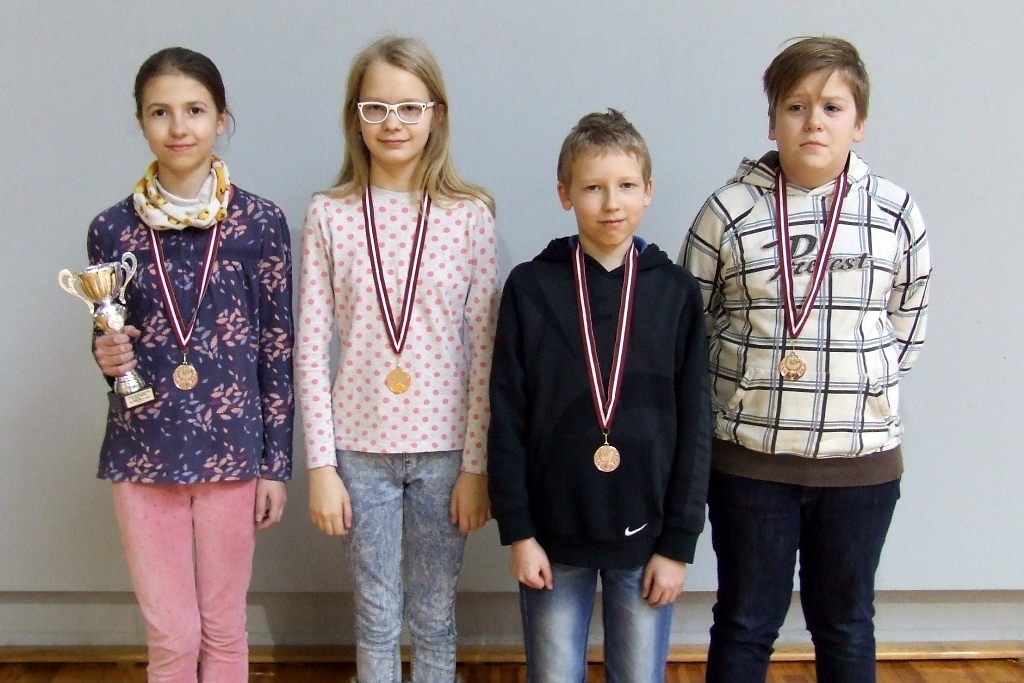 Latvijas Skolēnu sporta spēlēs dambretē
