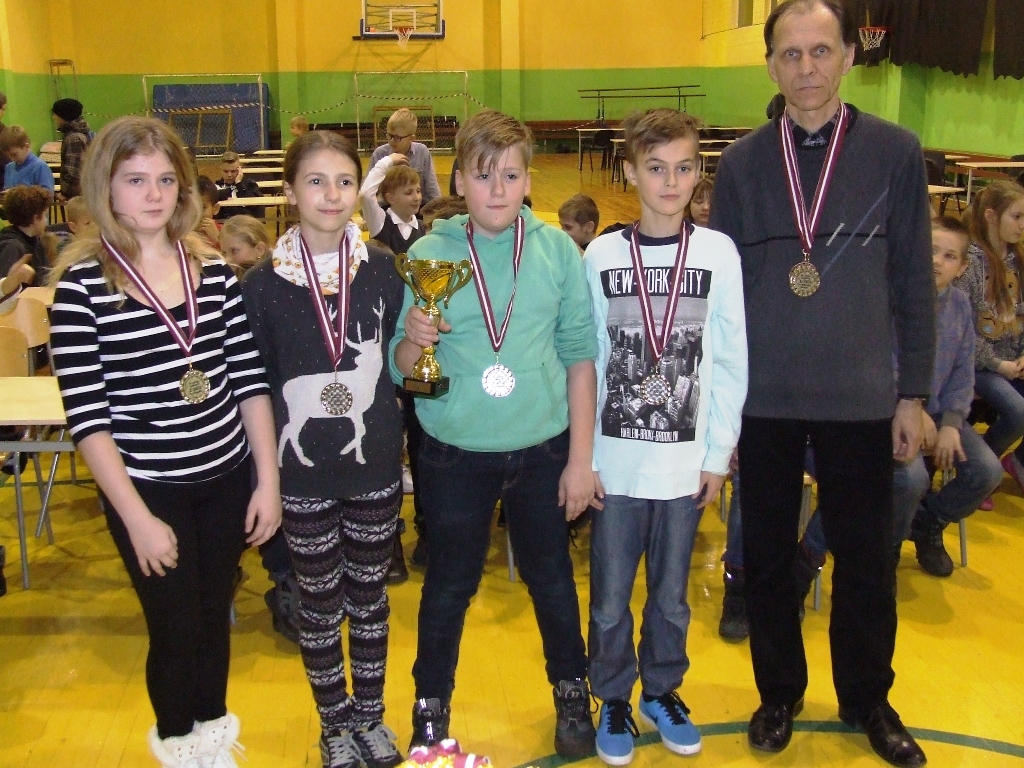 Latvijas Skolēnu sporta spēlēs dambretē