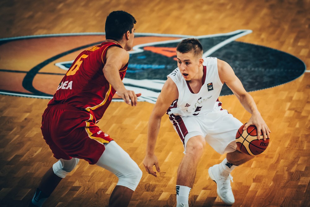 Latvijas U18 valstsvienība EČ noslēdz 16.vietā, izlases rezultatīvākais spēlētājs — Edgars Kaufmanis