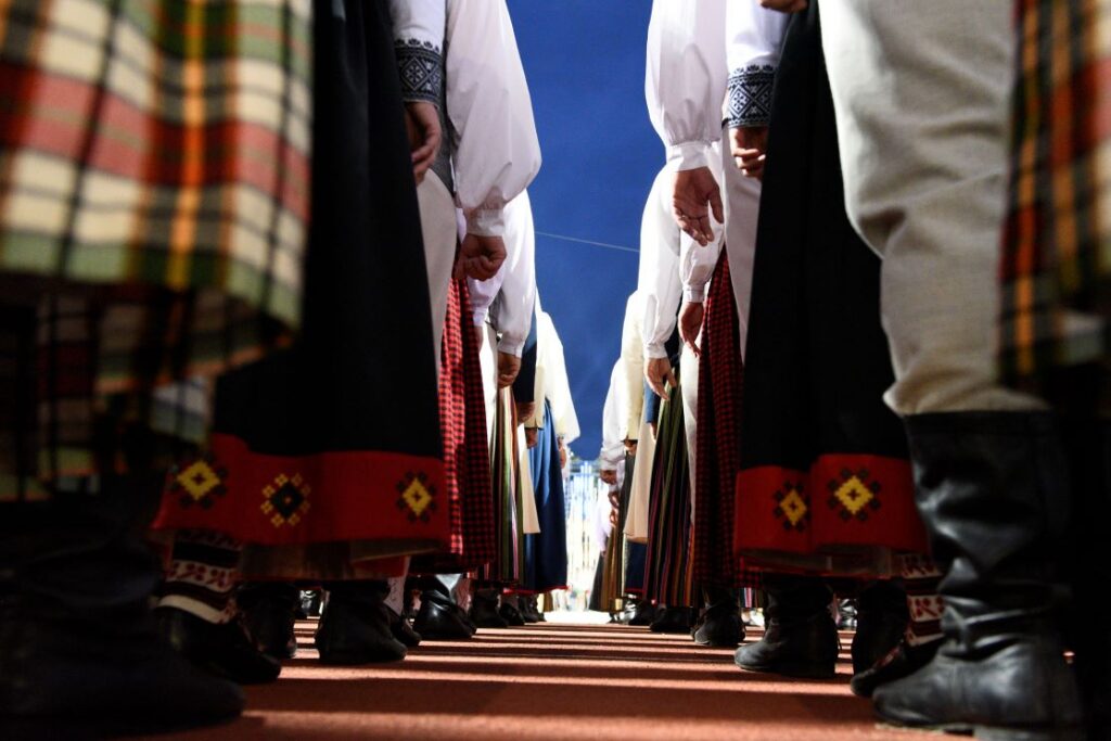 Latvijas dejotāji gatavojas  IX Vidējās paaudzes dejotāju svētkiem