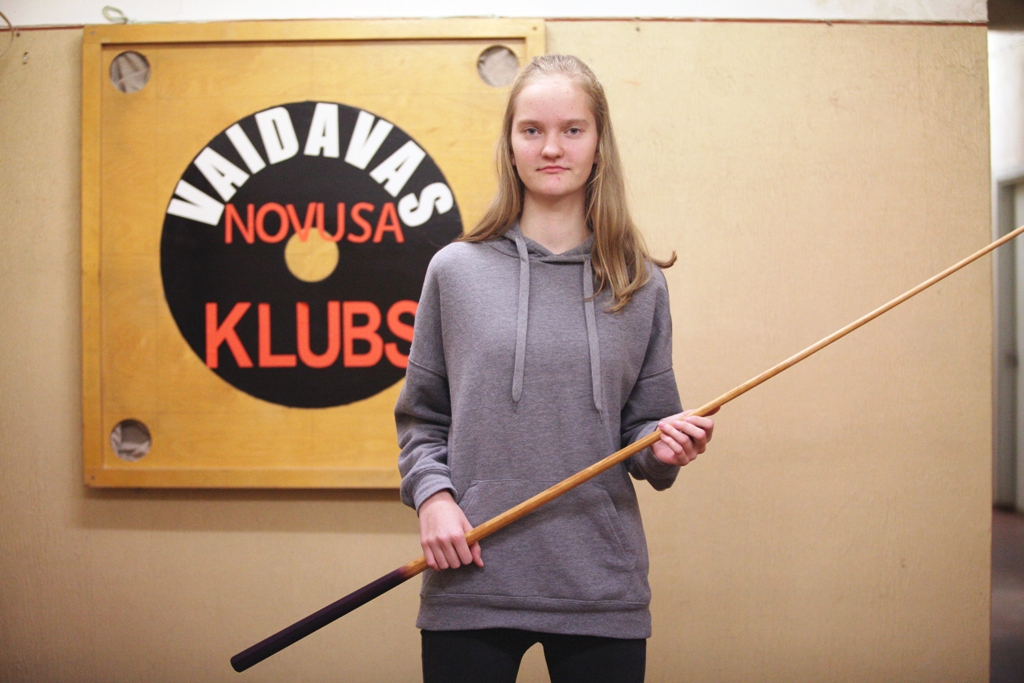 Latvijas novusa jaunā(-kā) karaliene