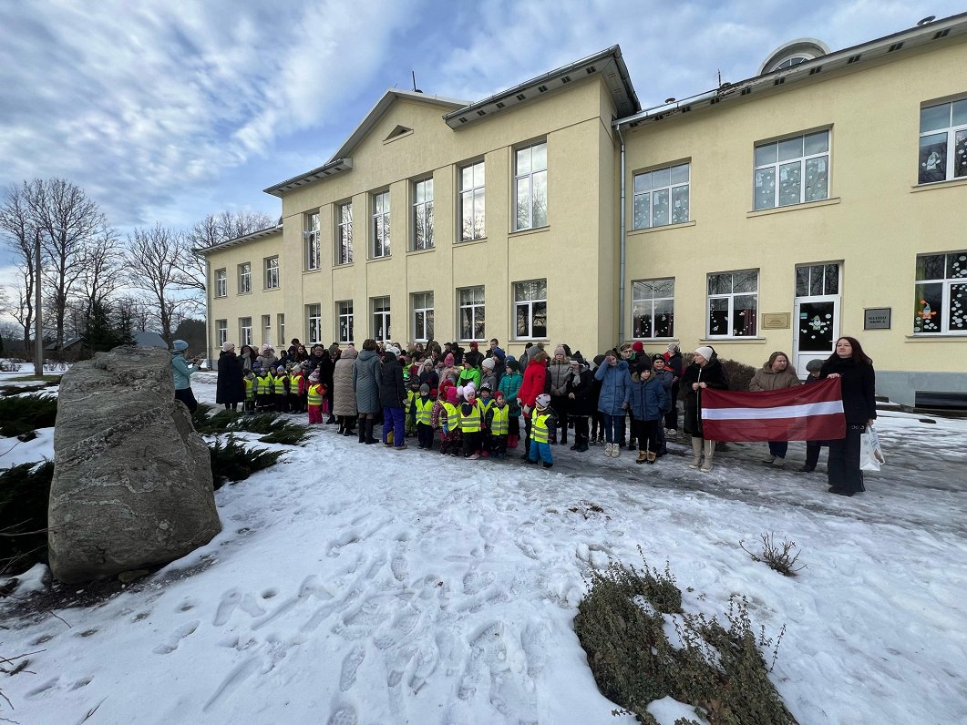 Lauku skolām ir jābūt