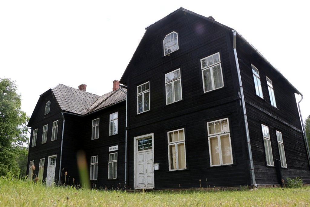Līču skola gaida līgotājus