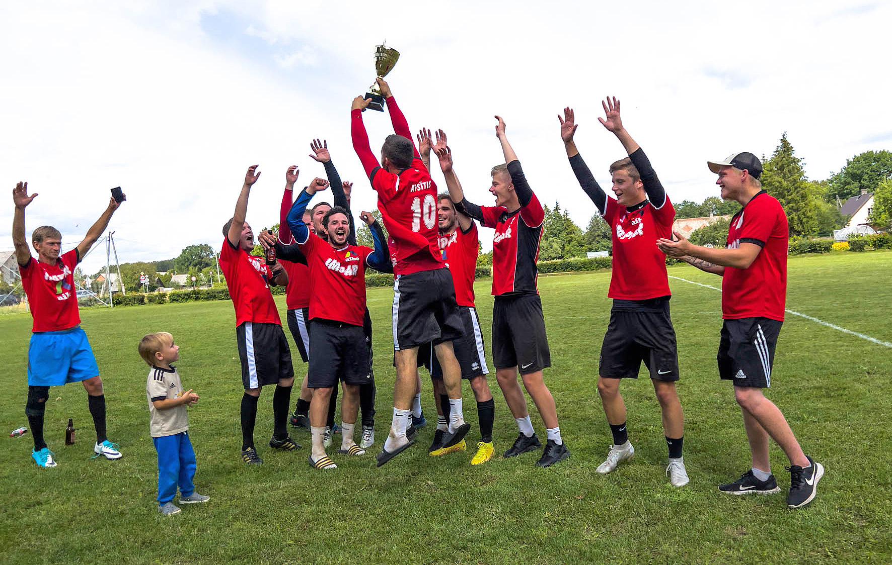Matīšu 40. futbola zibensturnīrā