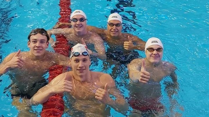 Miķelsons Eiropas junioru čempionāta pusfinālā