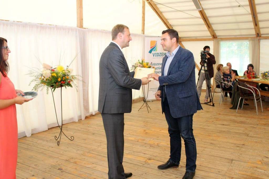 Mūspuses veiksmes stāsti