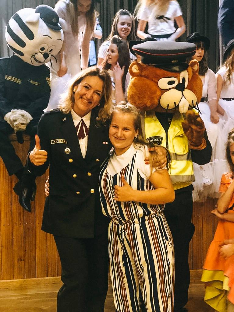 Muzikālie policisti iesaistās labdarībā