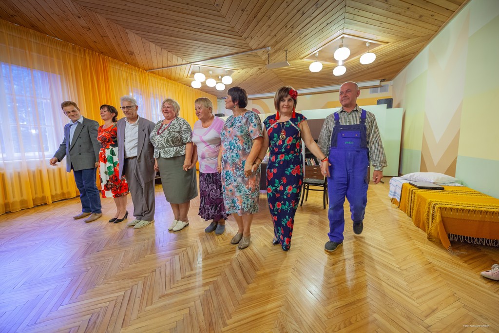Nāks vīrs ar pannu
