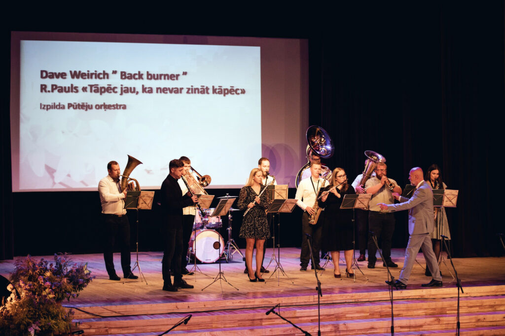 Naukšēnu skolai – 85