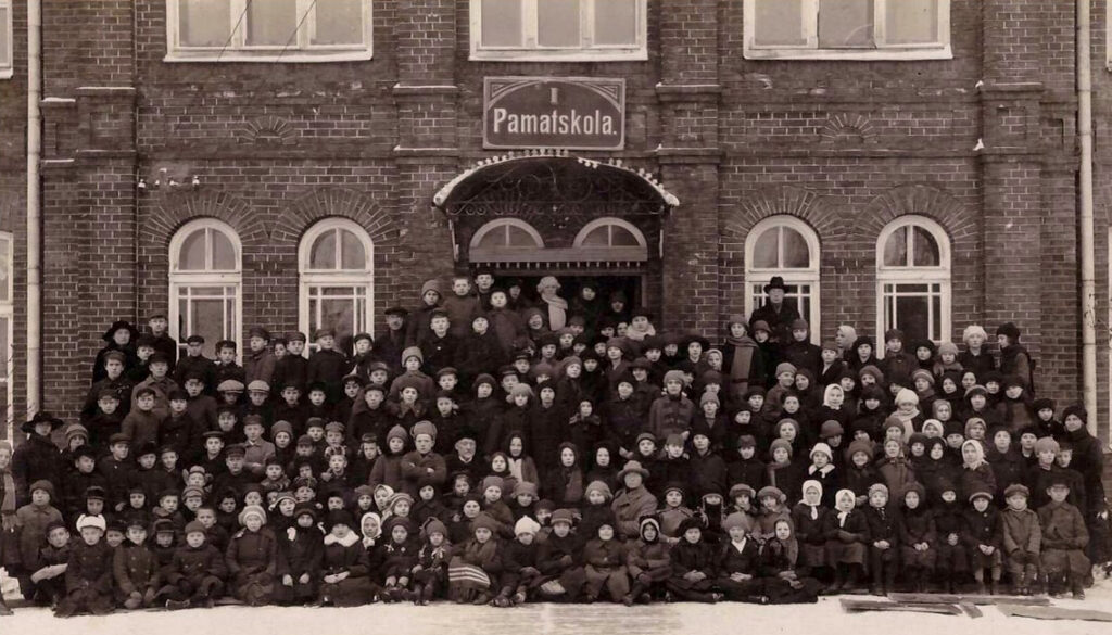 No saulainas bērnības skarbā jaunībā. X