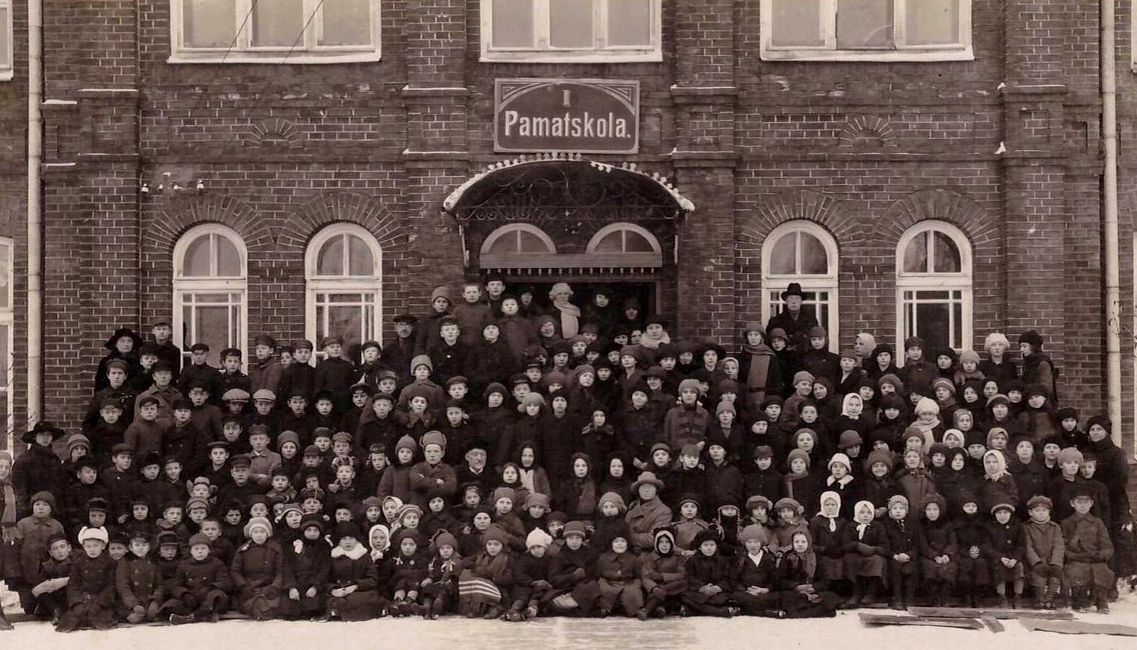 No saulainas bērnības skarbā jaunībā. X