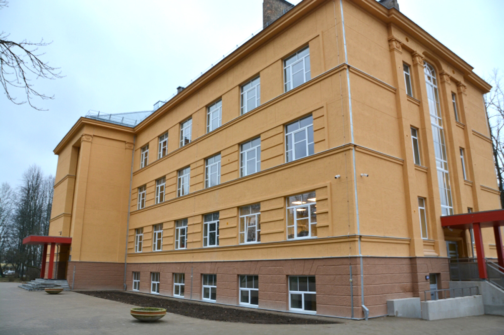Noslēgusies pārbūve Valmieras Viestura vidusskolā