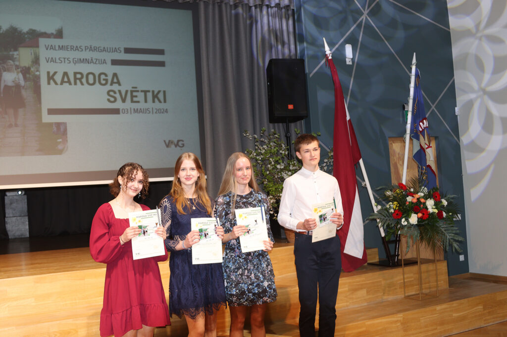 Novērtē izglītību un Latvijas brīvību