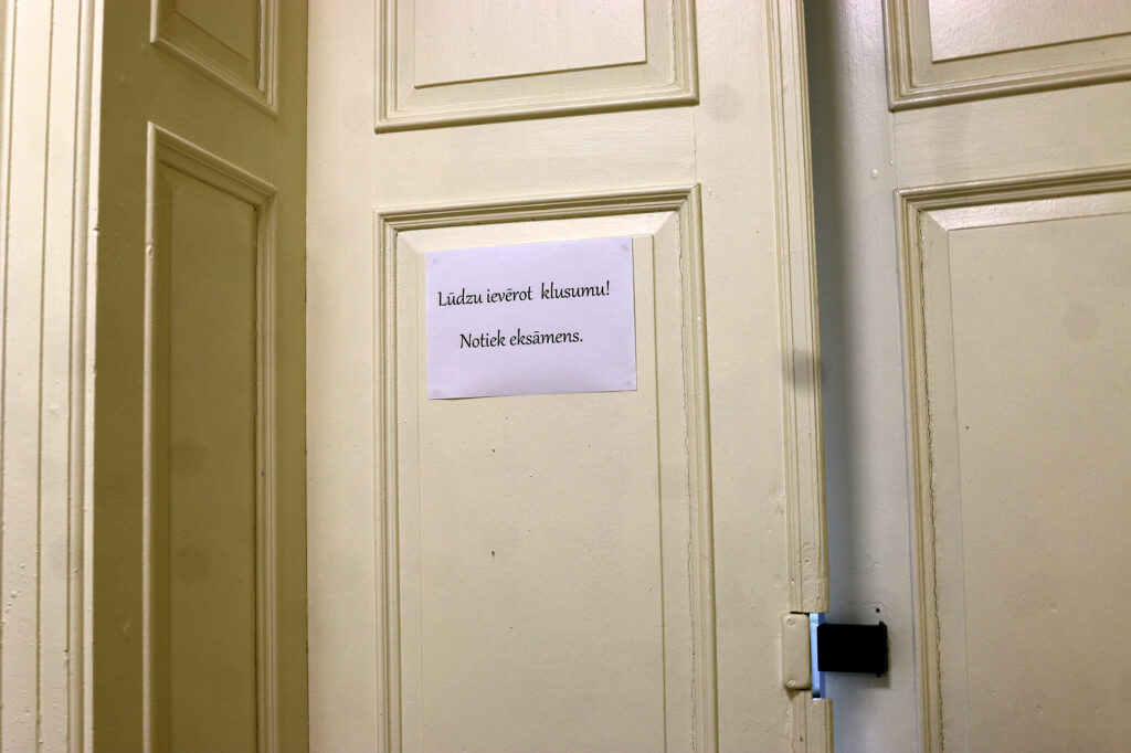 Pamatskolēni kārto centralizētos eksāmenus