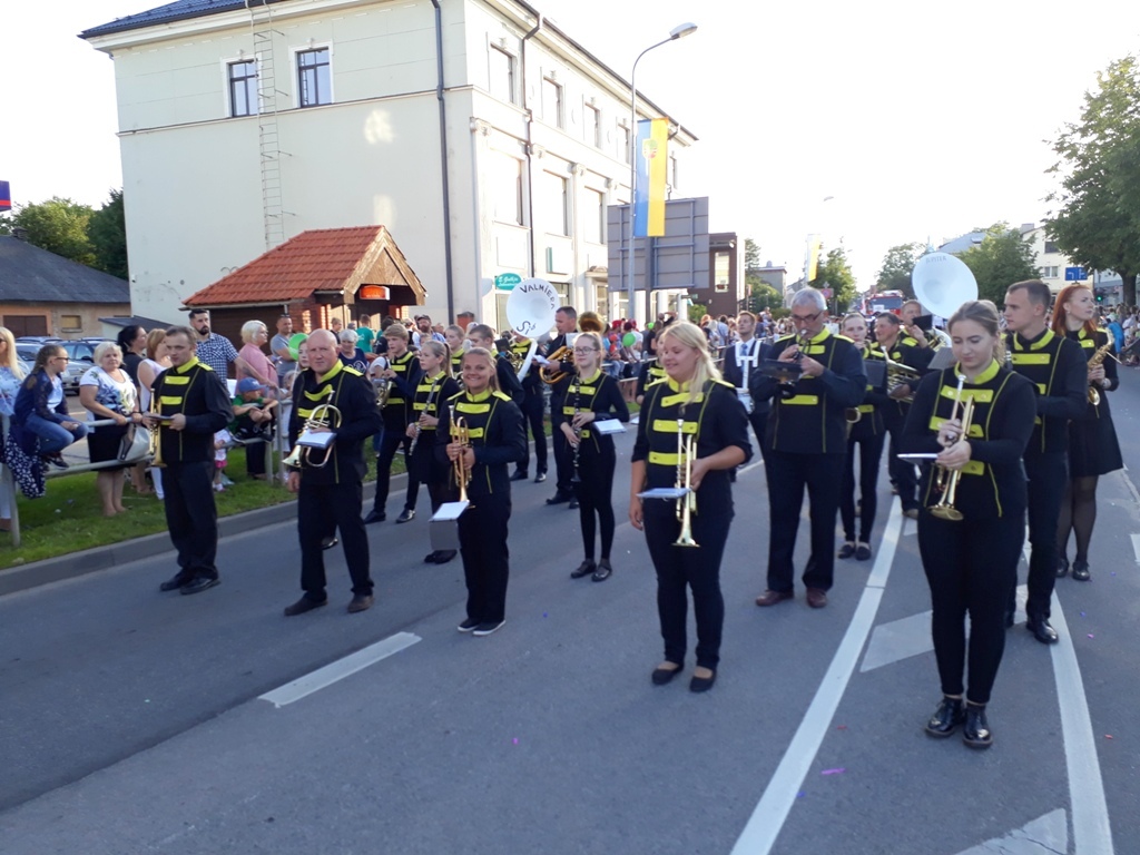 Par Dziesmu svētkiem domājot