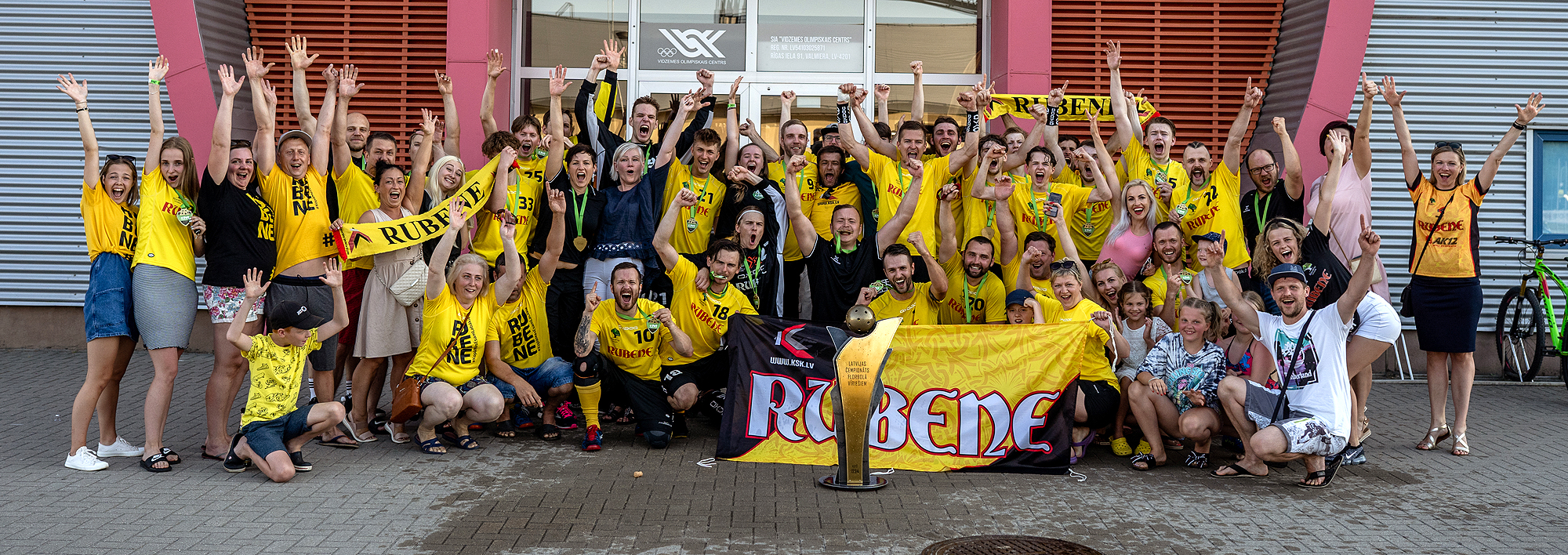 Par ELVI florbola līgas vīriešiem jauno čempioni kļuvusi Kocēnu «Rubene»