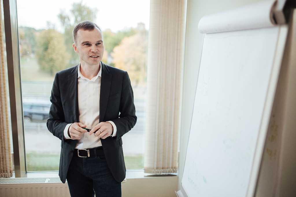 Par asociēto profesoru Vidzemes Augstskolā ievēlēts Gatis Krūmiņš
