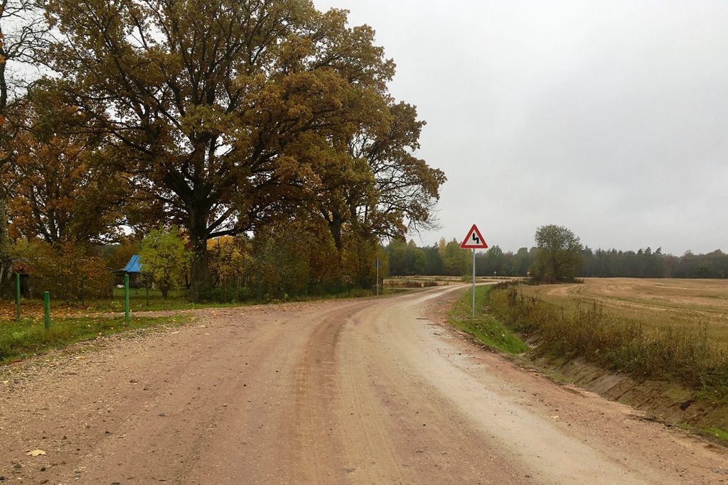 Pārbūvēts grantētā ceļa posms Jaunmakuļi — Zilaiskalns