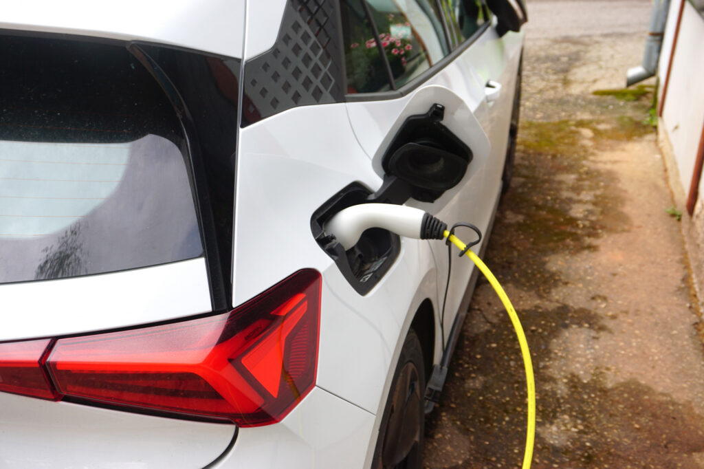 Pāreja uz elektroauto: bez rozā brillēm