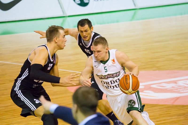Pārtrūkst 8 uzvaru sērija LBL