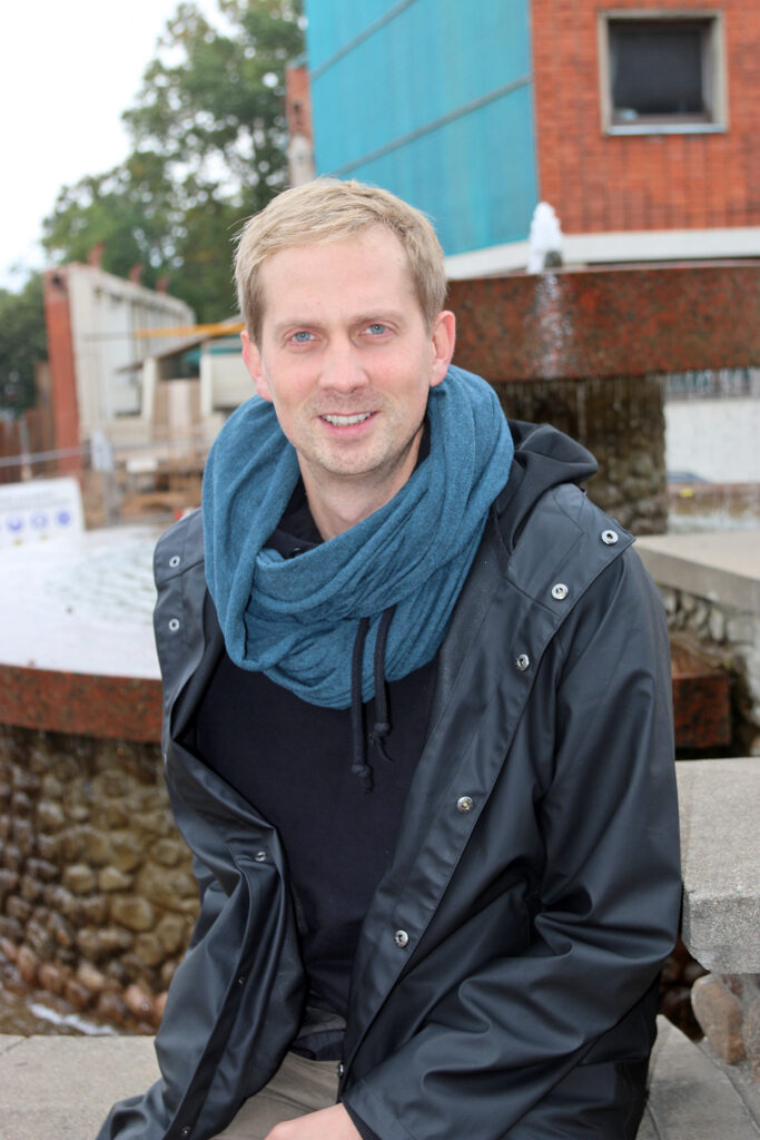 Pasaule tagad mainās