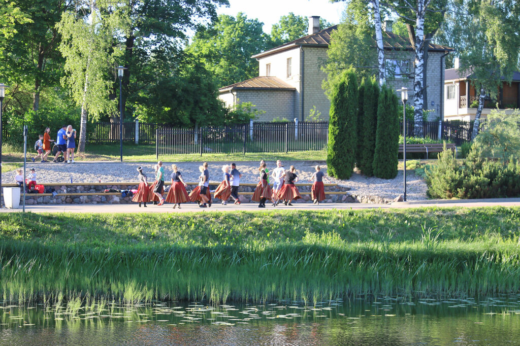 «Pastalnieki» danco