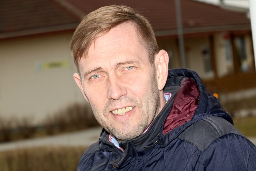 Pastiept roku pāri melnajam