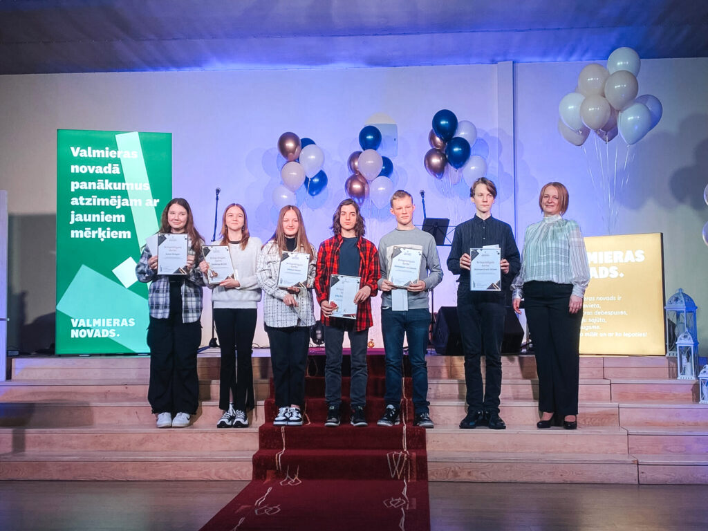 Pateicas Valmieras novada aktīvajiem jauniešiem 