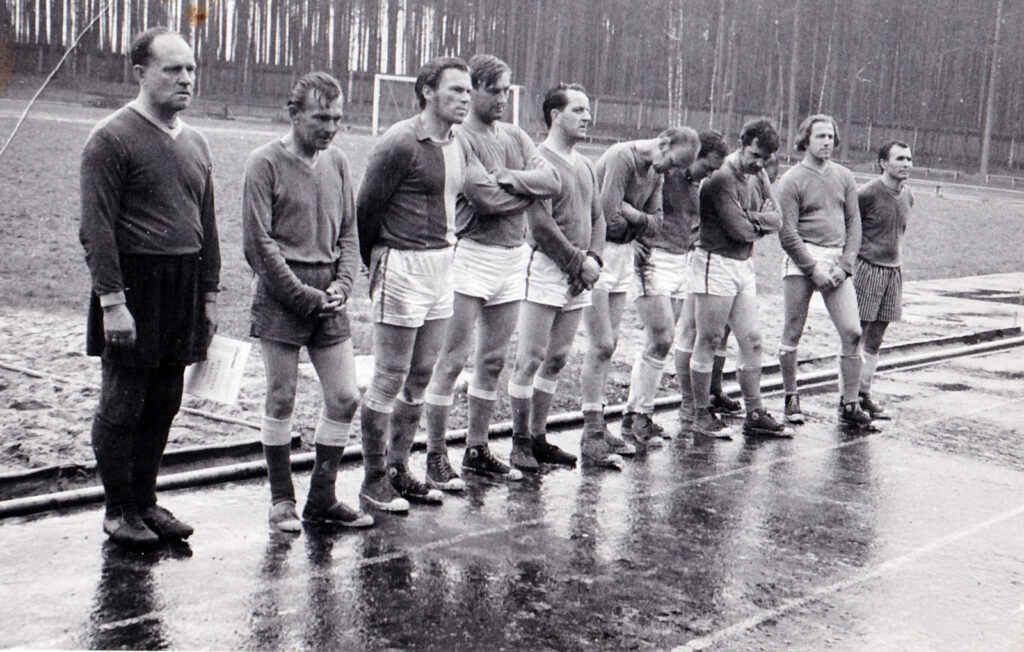 Pēterim Bukainim – 100