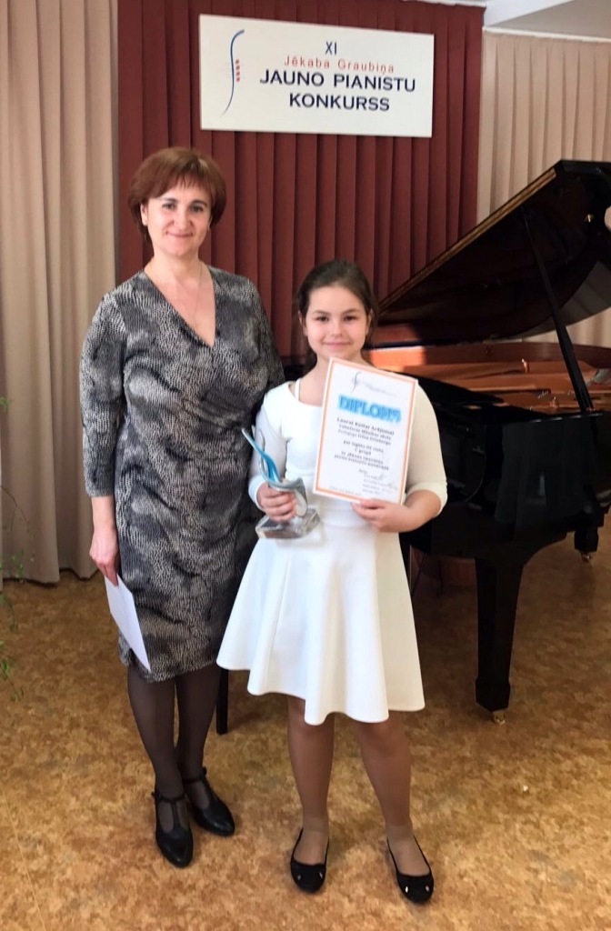 Pianistu konkursā