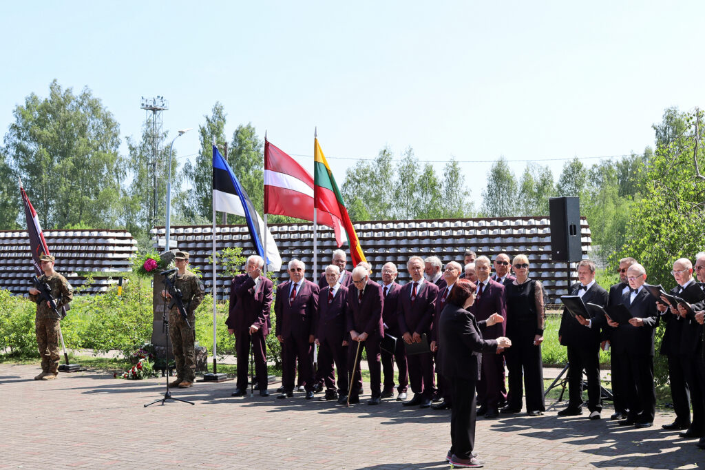 Piemin padomju okupācijas režīma deportācijas upurus