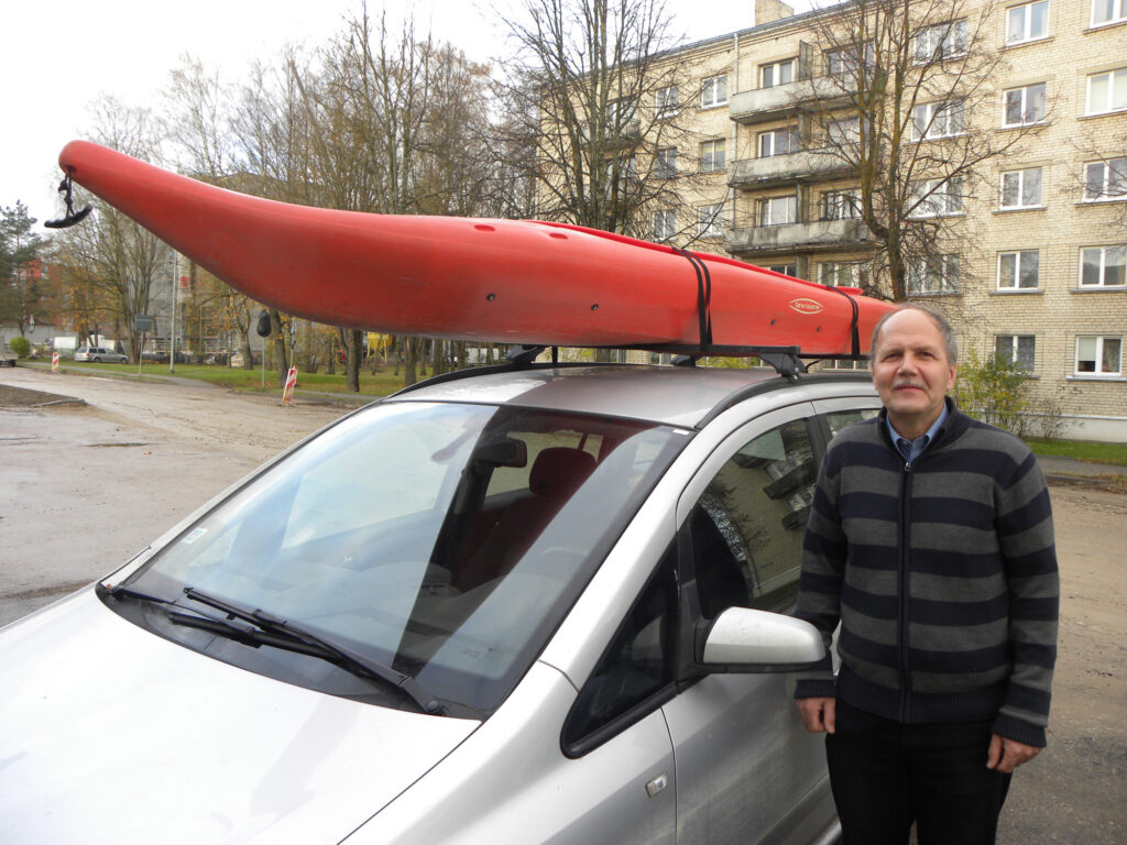 Pilna Māras istabiņa…