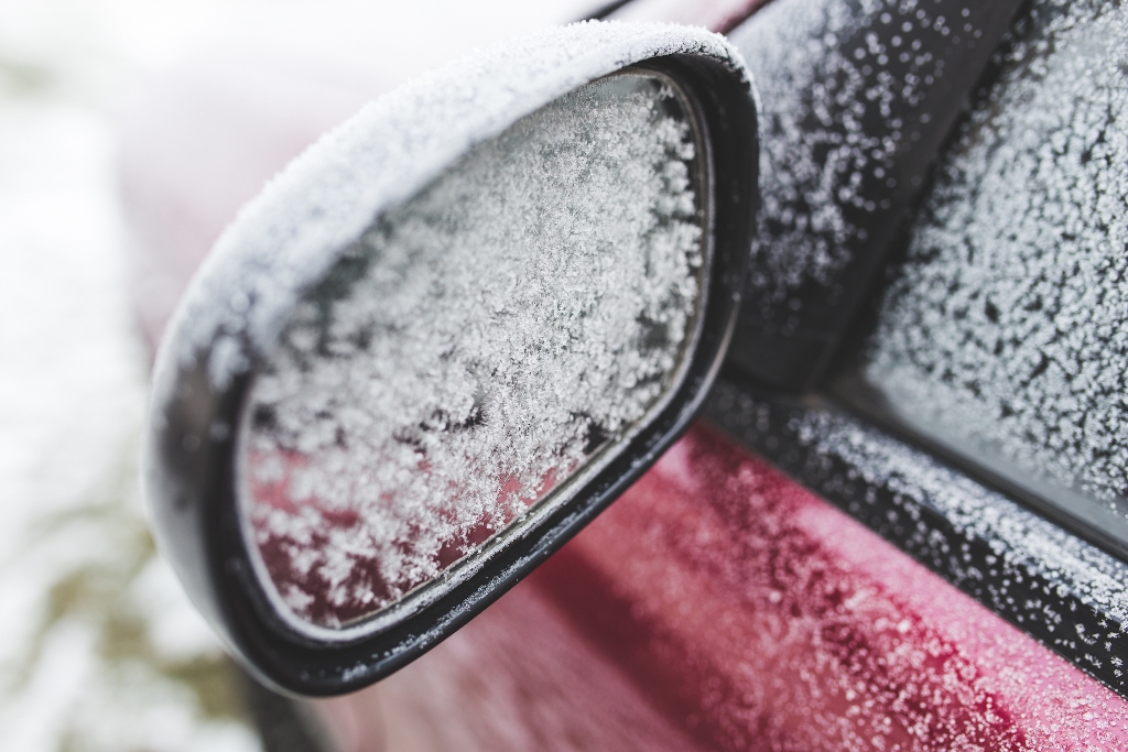 Pirms likt auto ziemas guļā