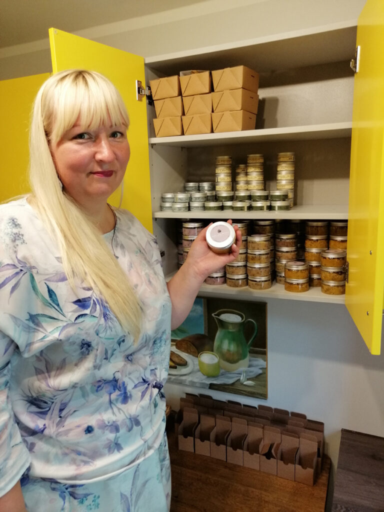 Podoloģija ieved eļļās un aromātos