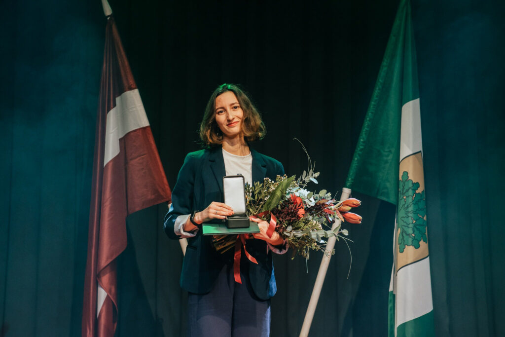 Posts un Mīlestība