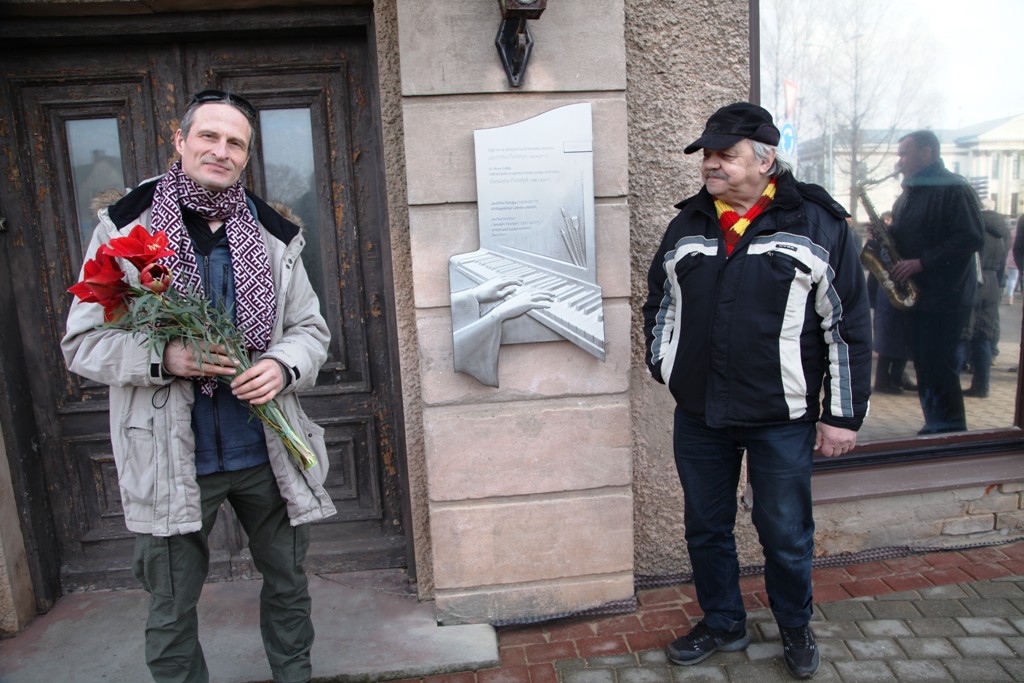 Putniņu «Rokas pieskārieni»