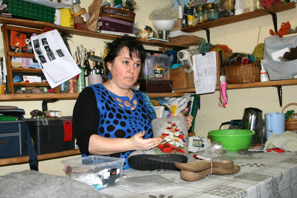 Rada zābakus kopā ar klientu