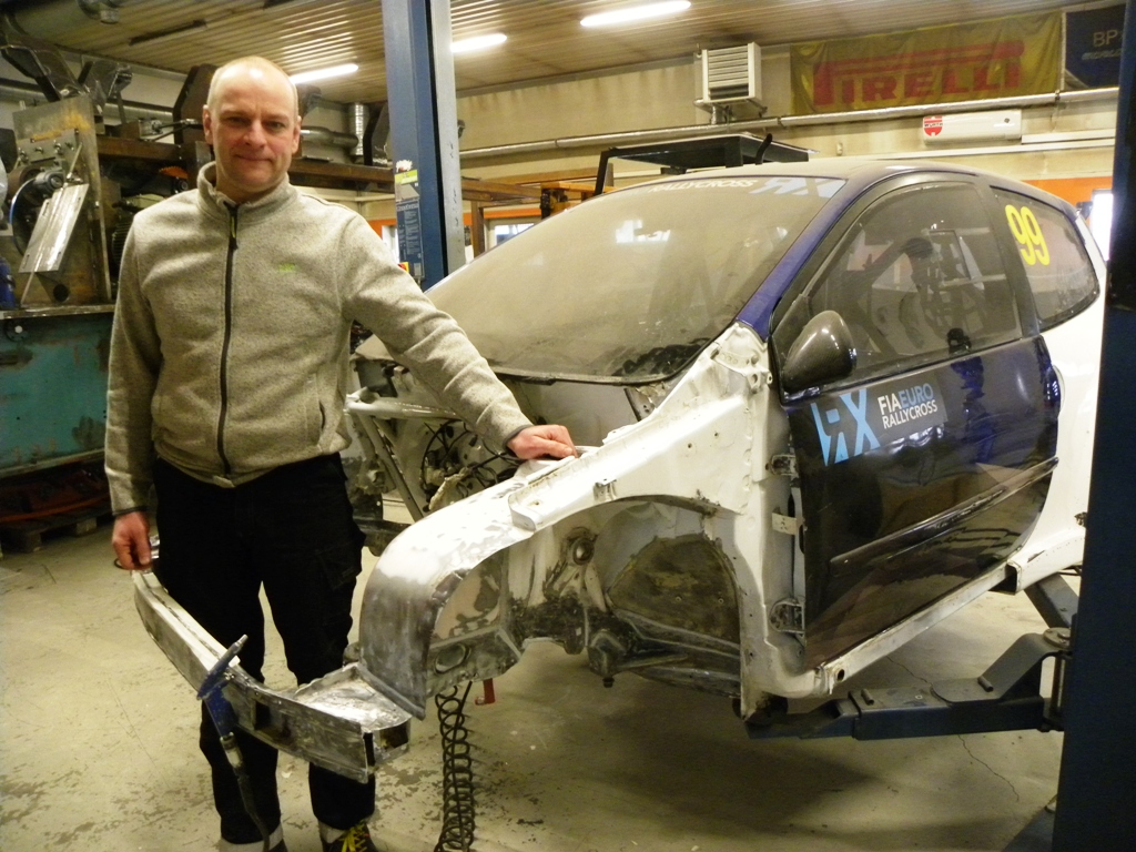Rallijkrosa automobiļu guru