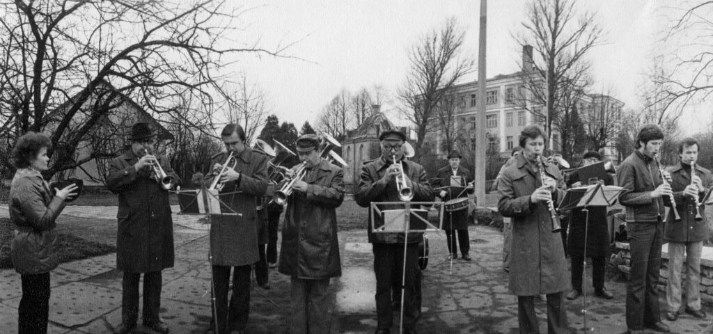 Re, kur muzikanti spēlē!