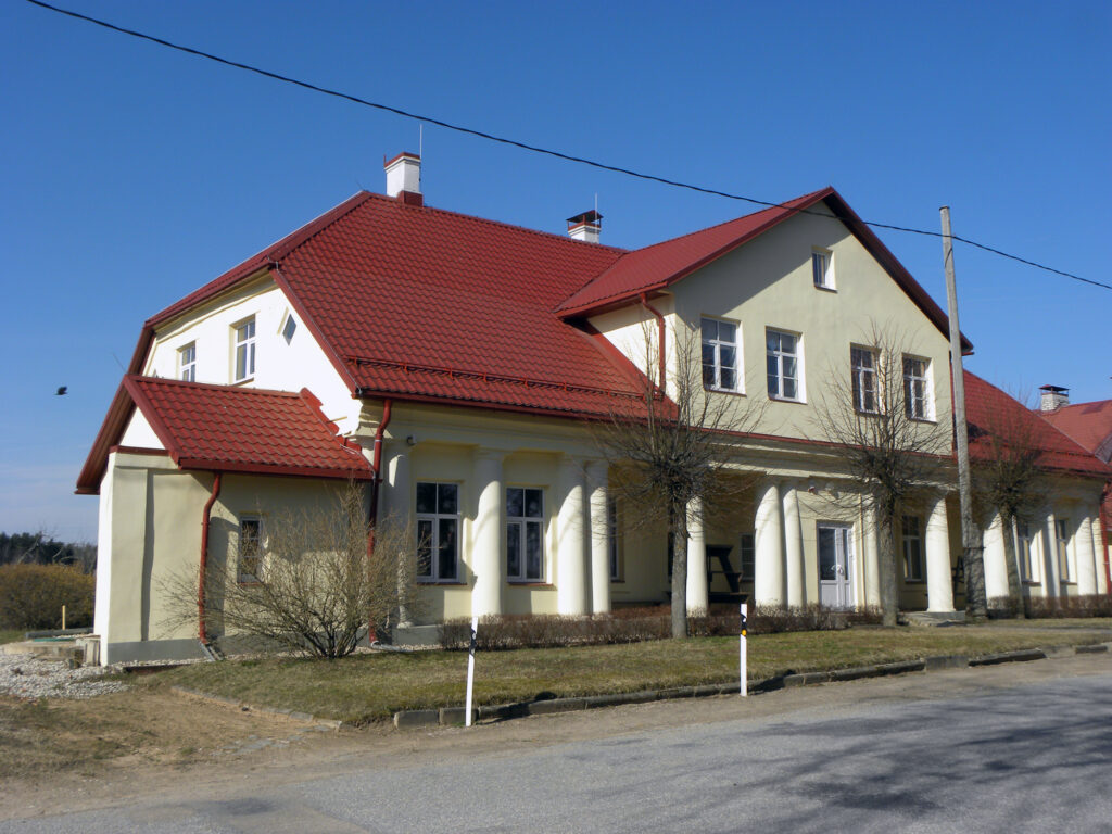 Rencēnu pamatskolā mācības turpinās