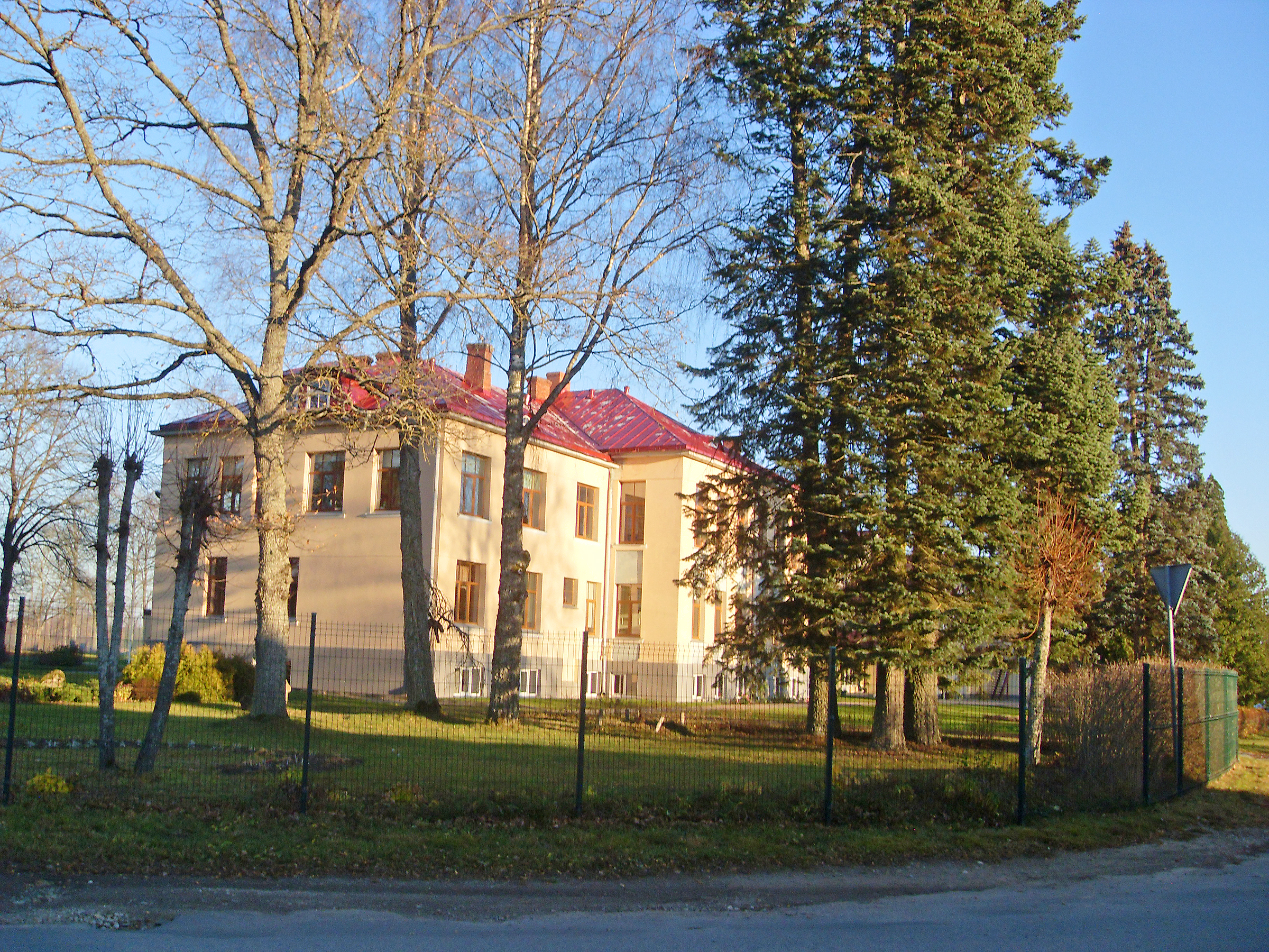 Rencēnu skolai – 85
