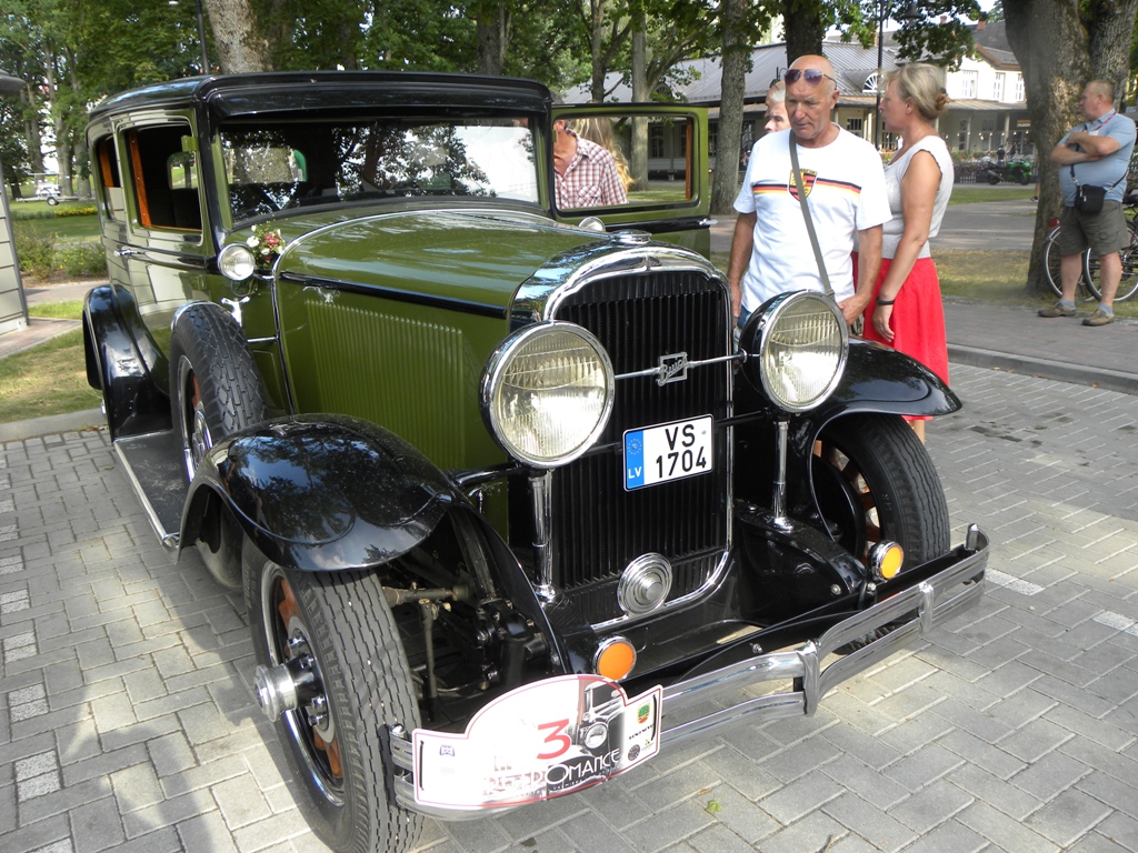 Retromance piestāj Vecpuišu parkā