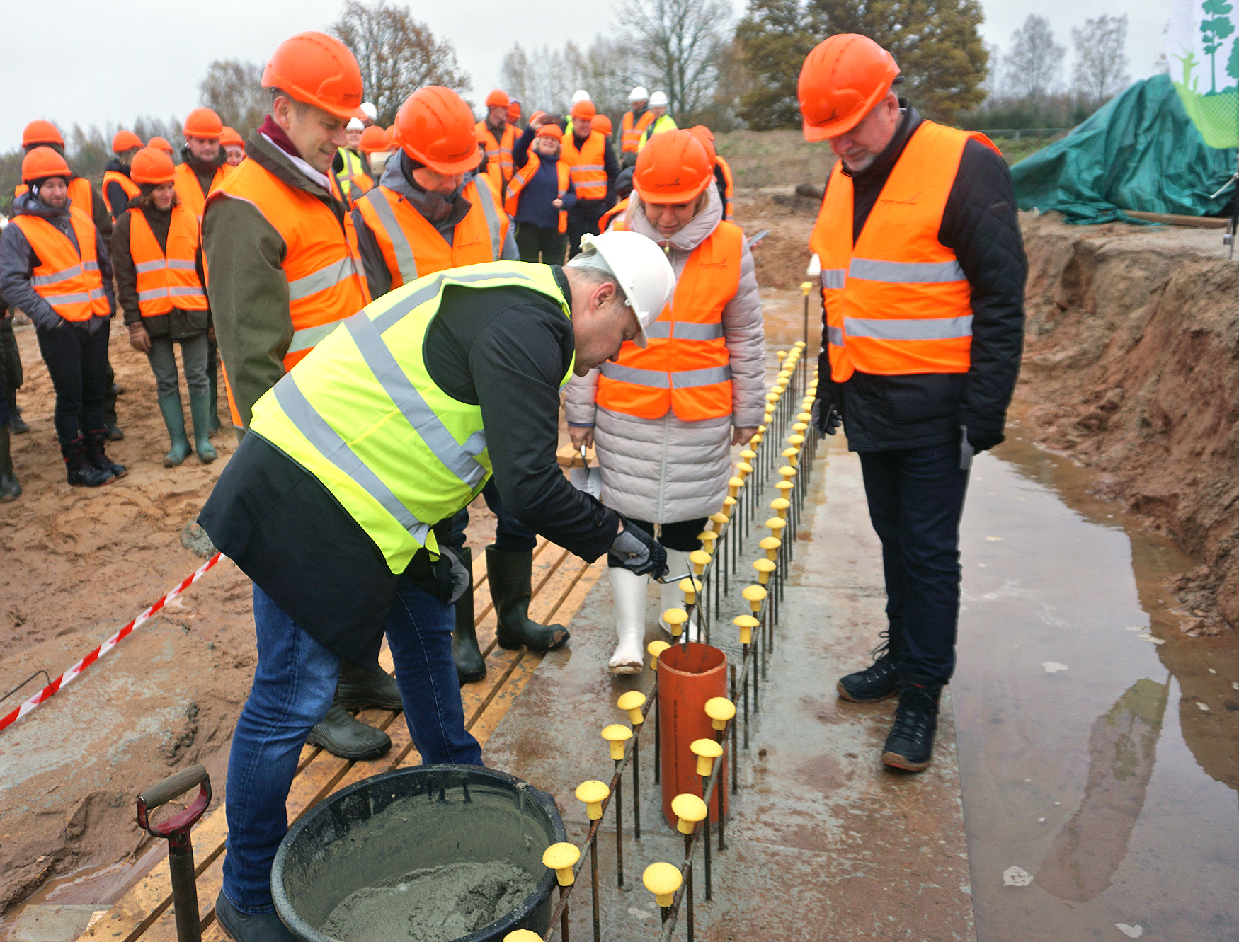 Rietumvidzemes mežsaimnieku “štābs” taps no koka
