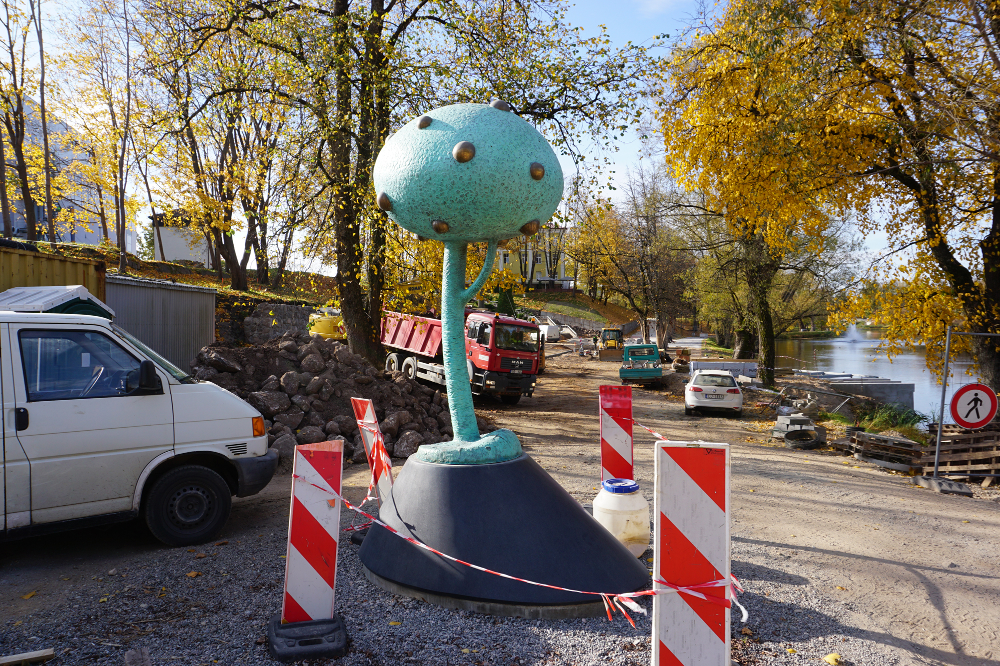 Rudens darbi ielās, laukumos, uz tiltiem