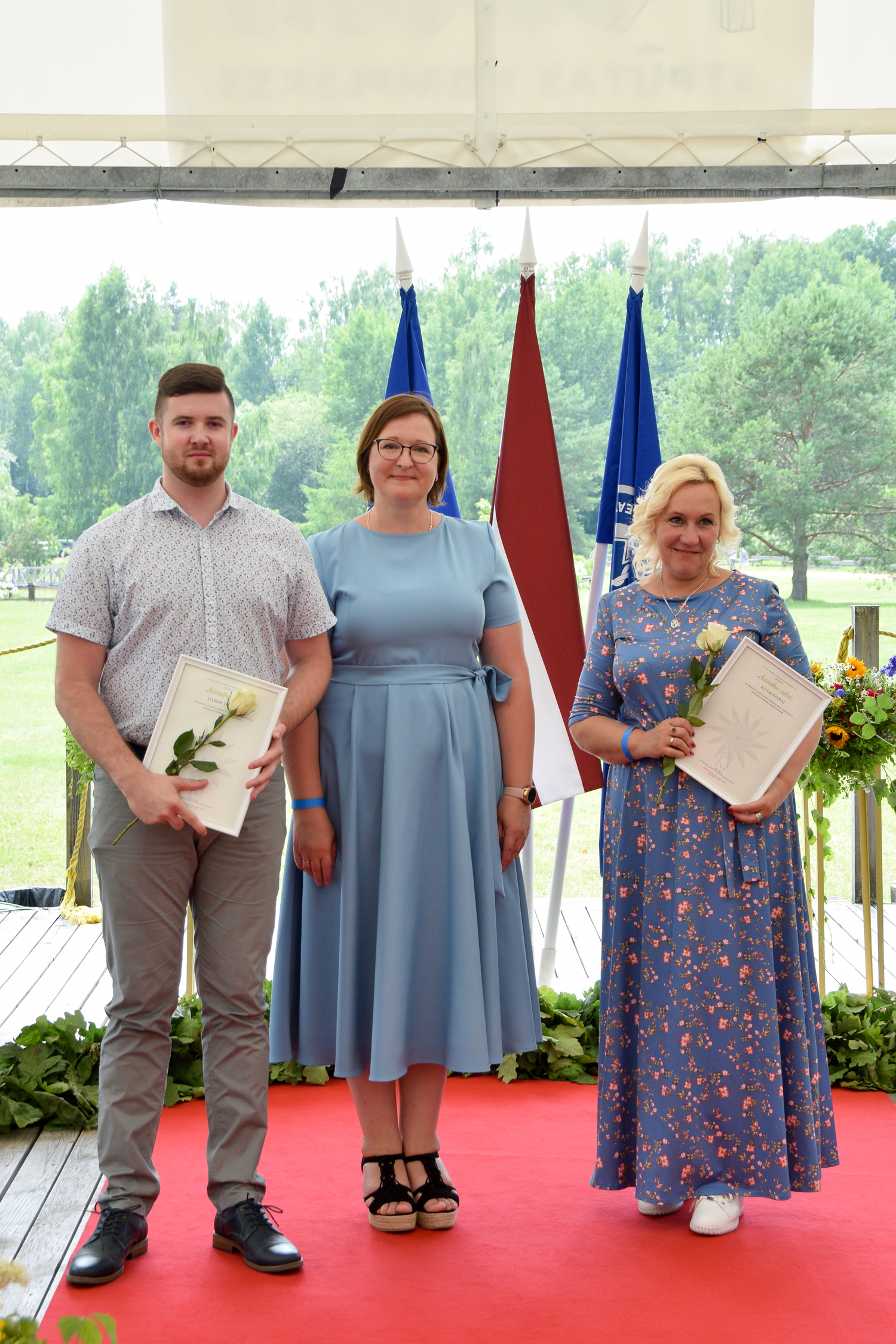 Saka paldies darbiniekiem