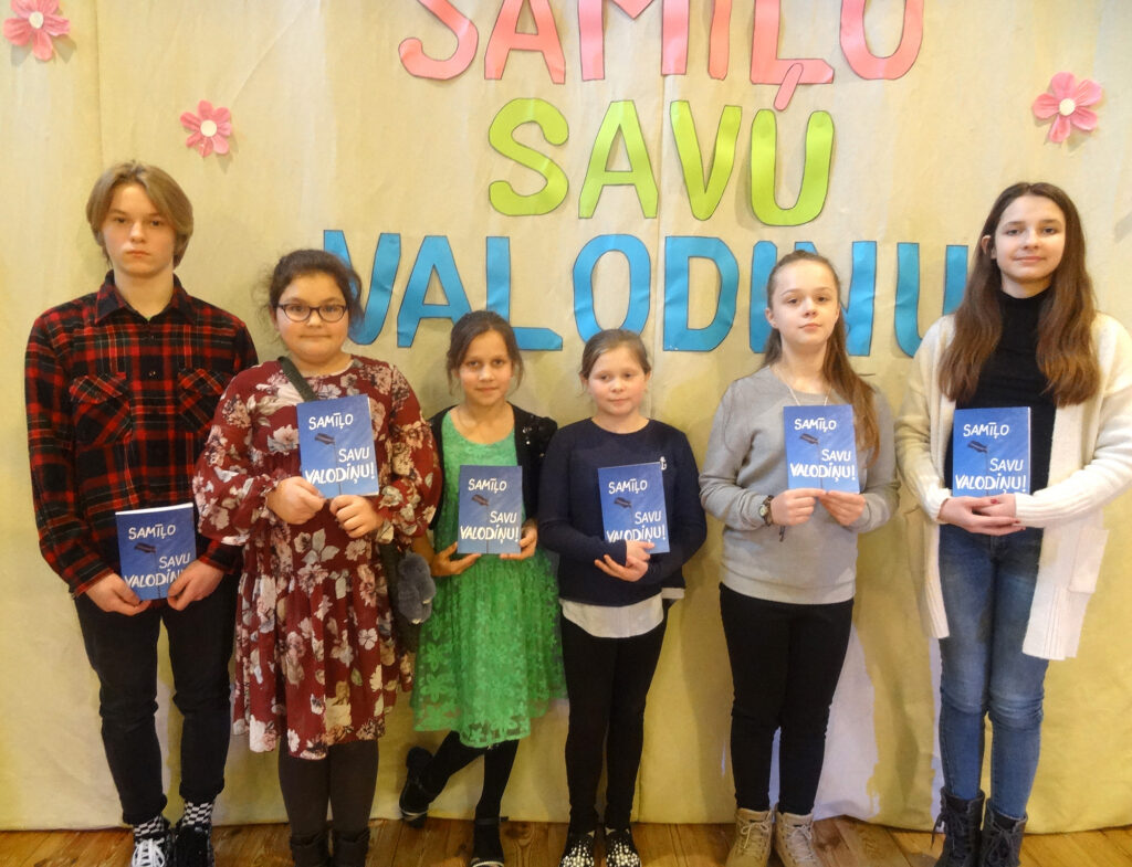 Samīļojām latviešu valodu