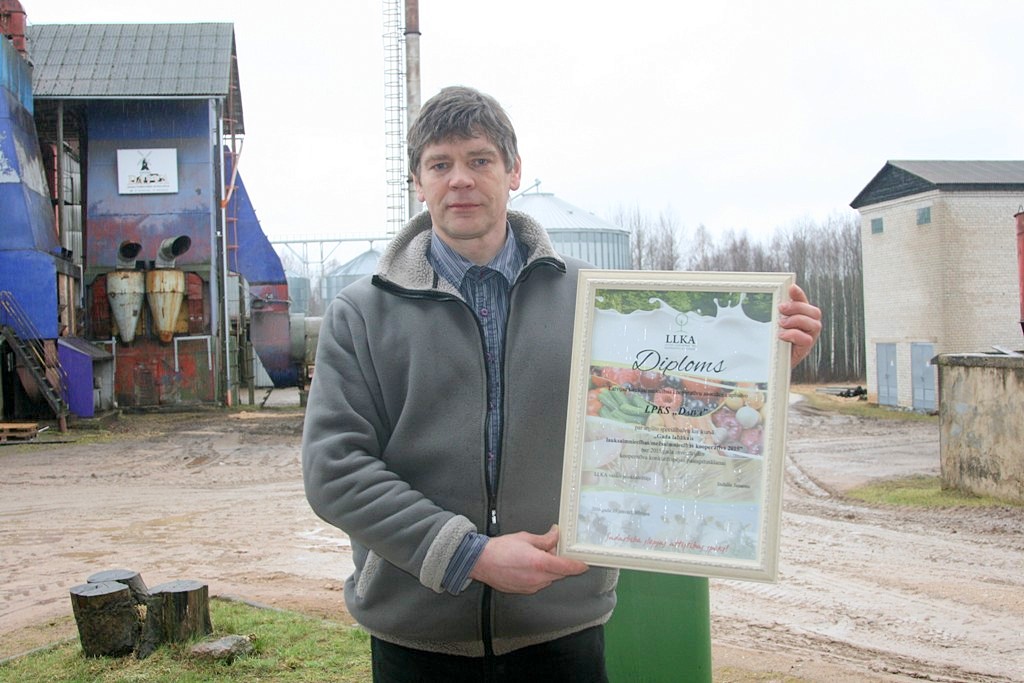 Sezonas ieguvums — rekordraža, graudu torņi un noliktava